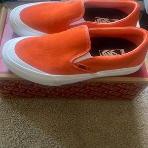 Vans slip on pro